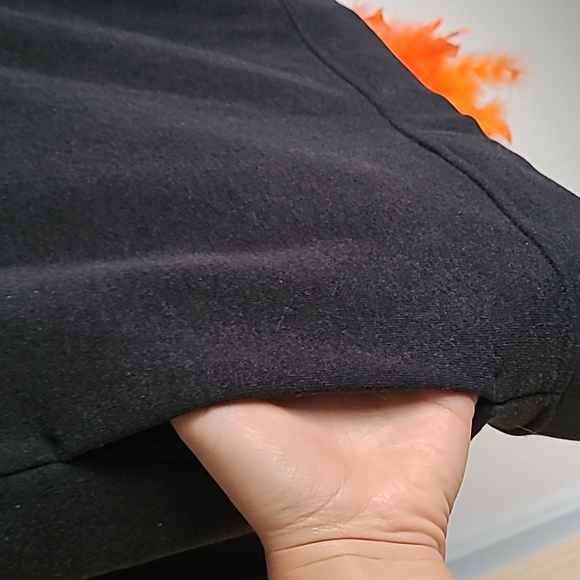 Nike black sweatshirt with pockets - Picture 2 of 4